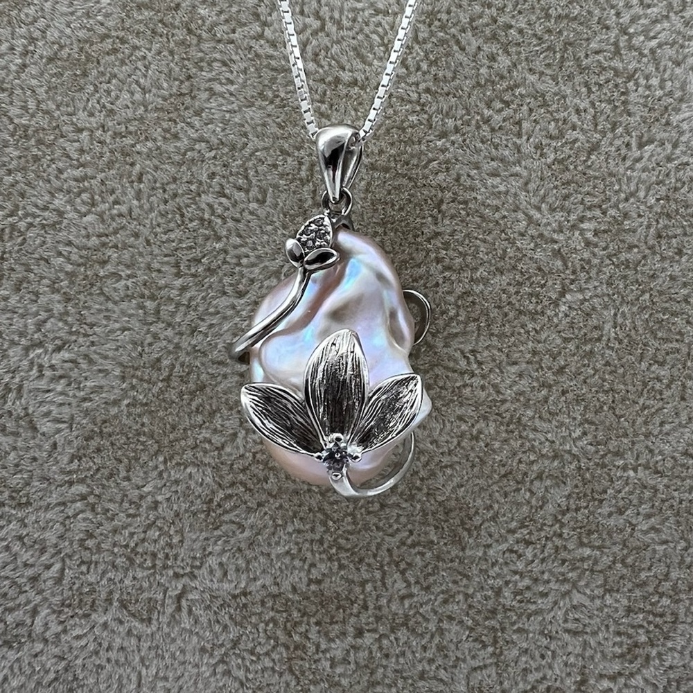Elegant Silver and Baroque Freshwater Pearl Pendant Necklace